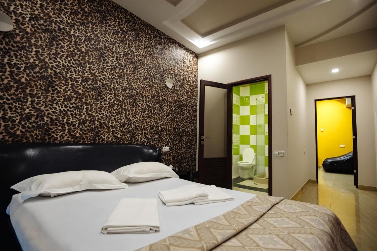 Golden Seconds Hotel เยเรวาน ภายนอก รูปภาพ
