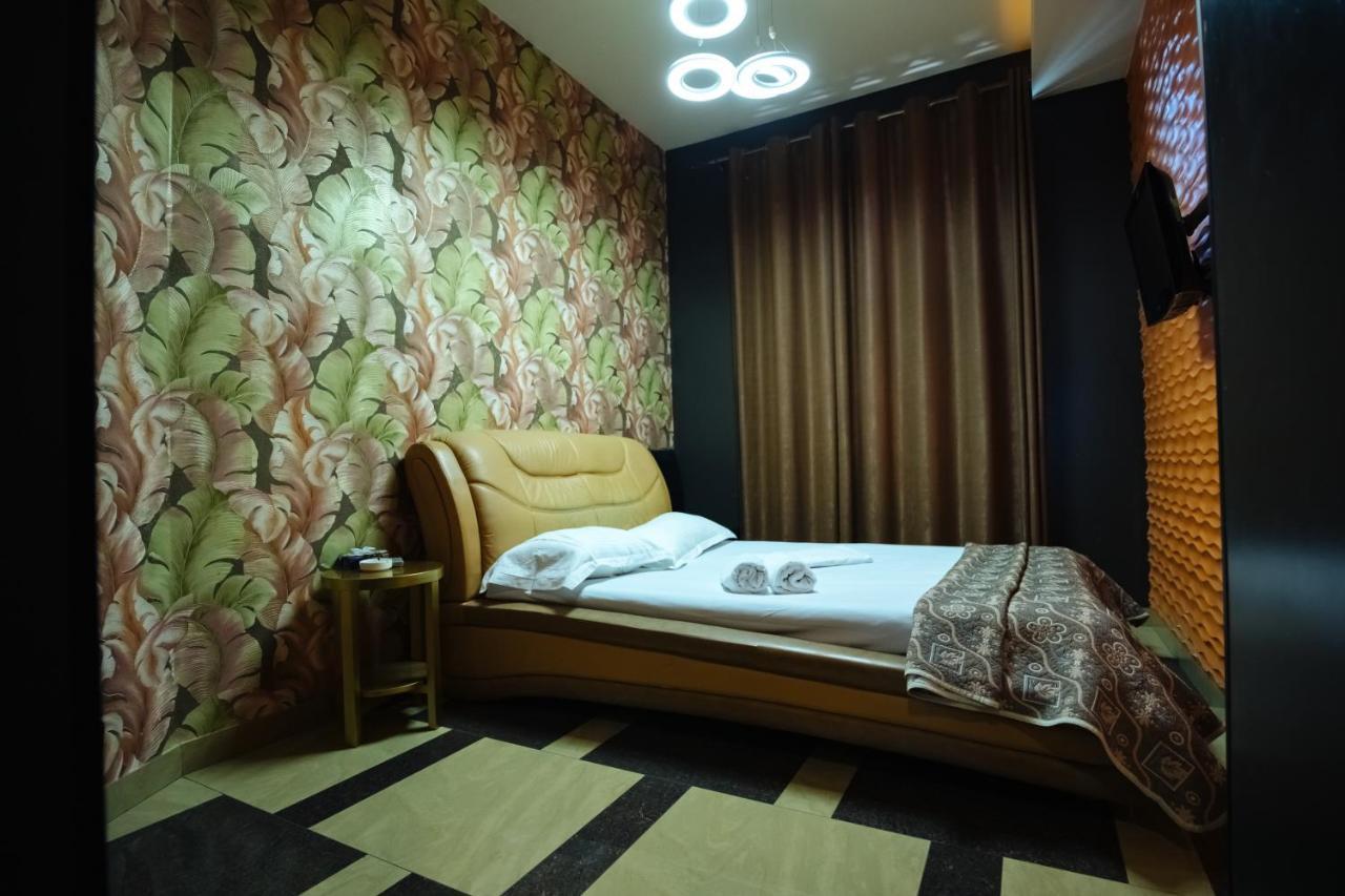 Golden Seconds Hotel เยเรวาน ภายนอก รูปภาพ