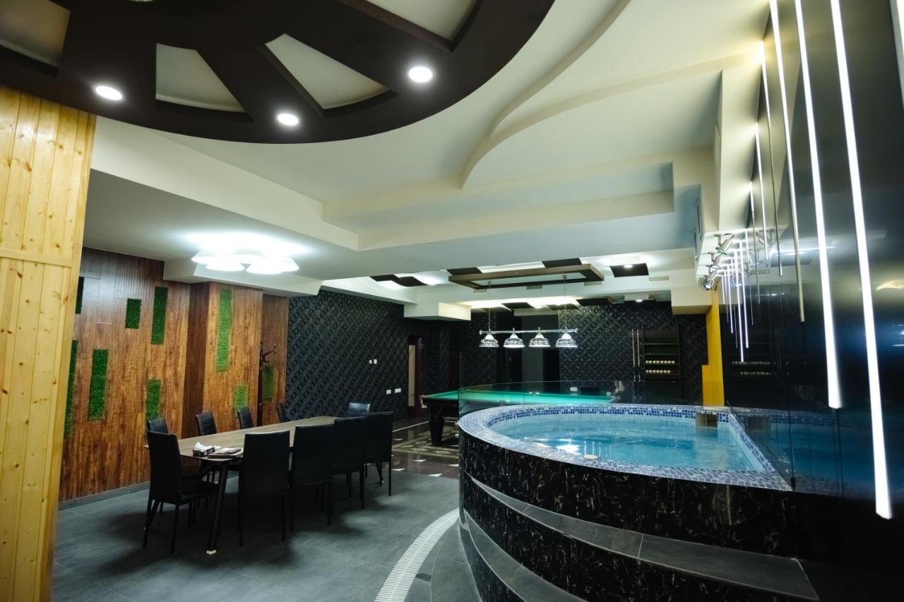 Golden Seconds Hotel เยเรวาน ภายนอก รูปภาพ