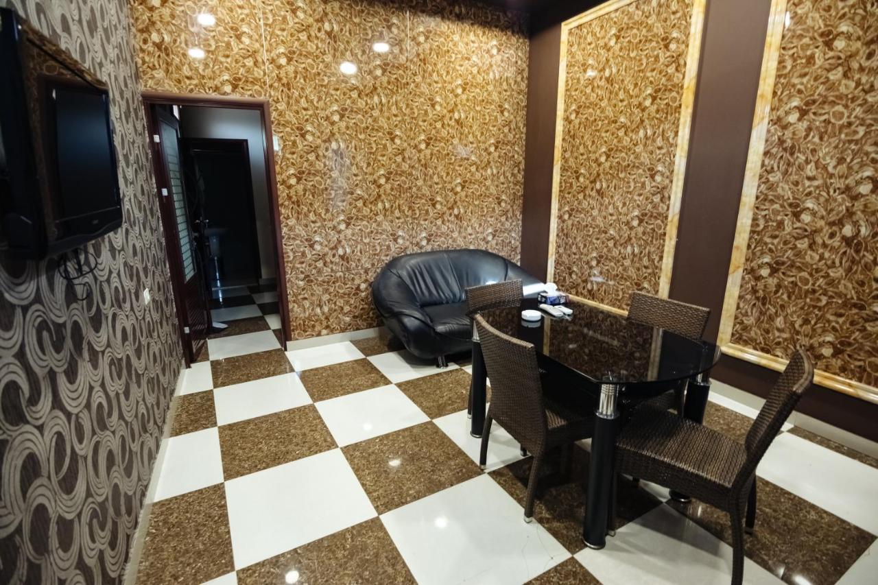 Golden Seconds Hotel เยเรวาน ภายนอก รูปภาพ