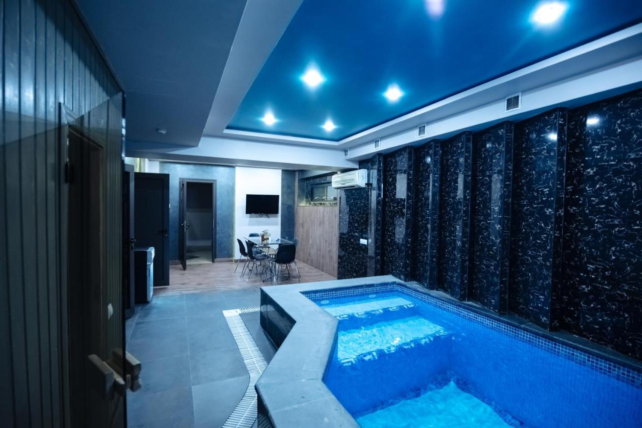 Golden Seconds Hotel เยเรวาน ภายนอก รูปภาพ