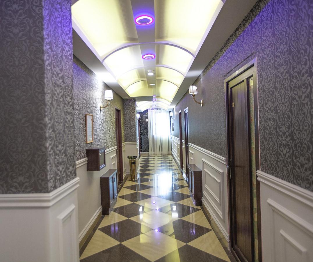 Golden Seconds Hotel เยเรวาน ภายนอก รูปภาพ