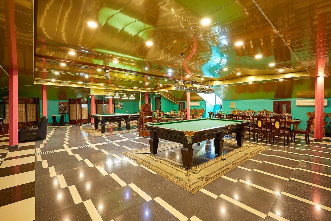 Golden Seconds Hotel เยเรวาน ภายนอก รูปภาพ