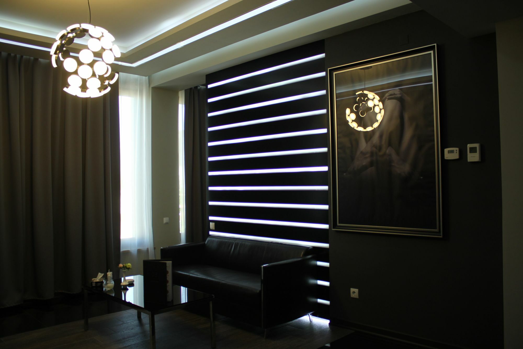 Golden Seconds Hotel เยเรวาน ภายนอก รูปภาพ